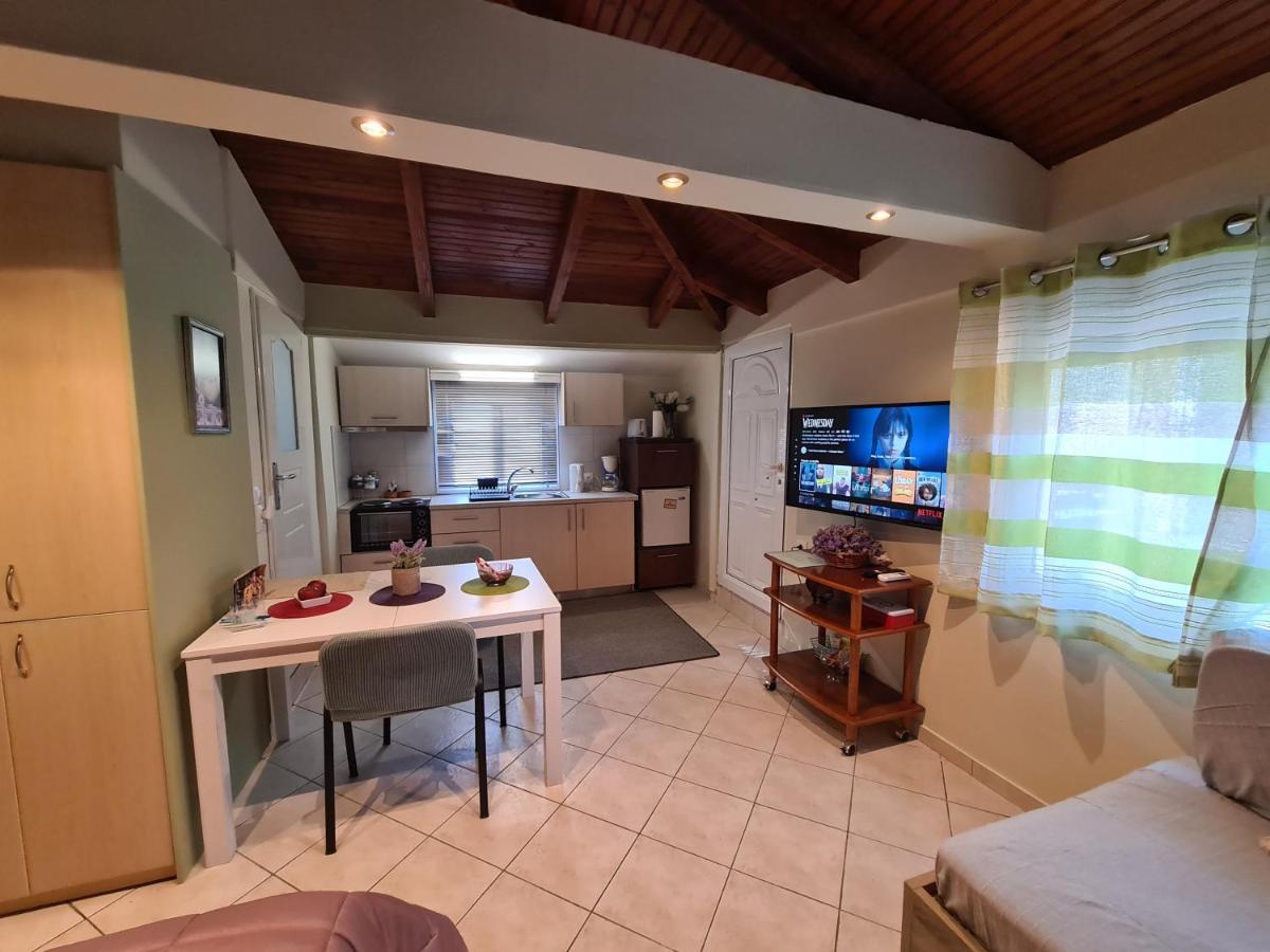 Semelia'S Guest House Spata  Exterior photo